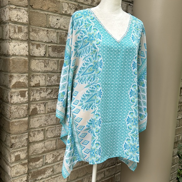 Belle by Kim Gravel Flowy V-Neck Poncho - Large - Picture 3 of 11